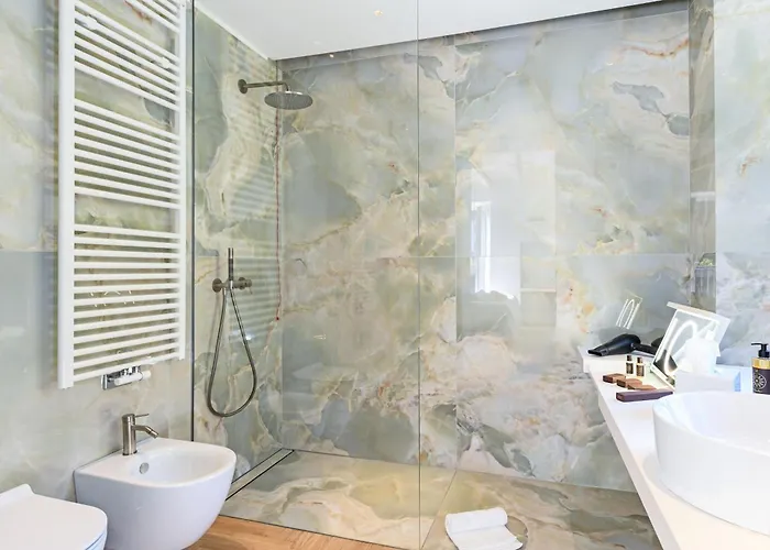 Reverie - Boutique 3*